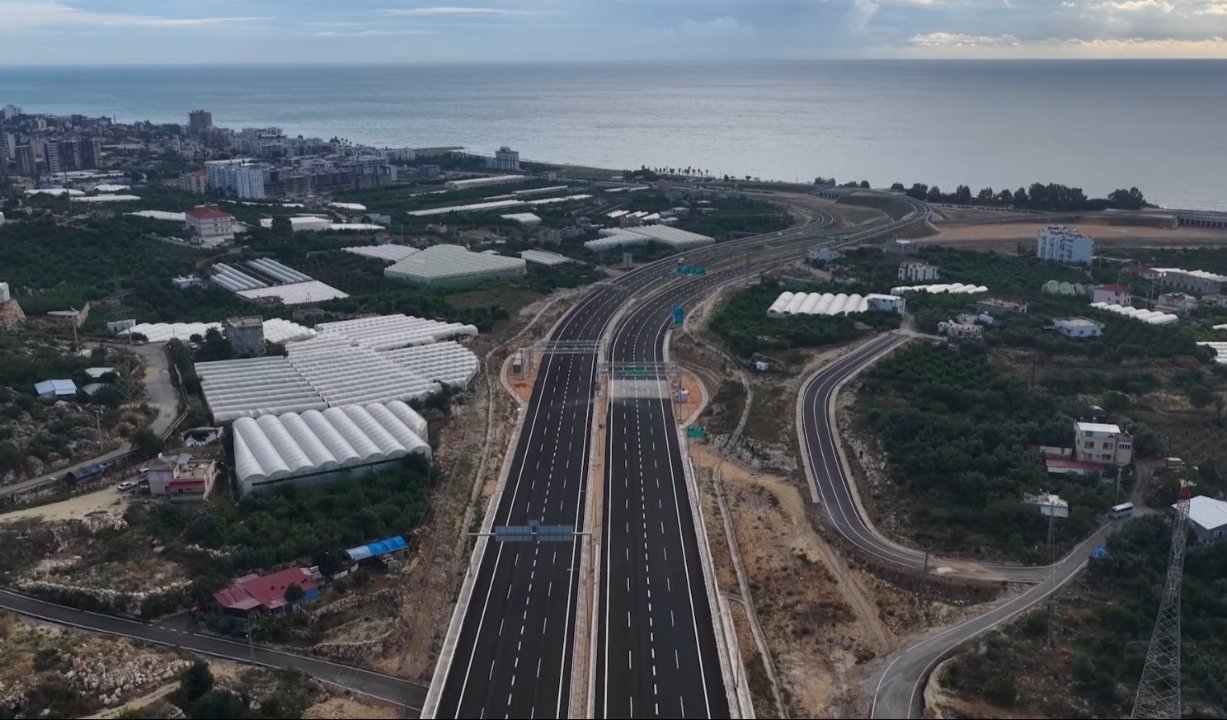 Çeşmeli-Kızkalesi Otoyolu trafiğe açılıyor! 18 dakikaya düşüyor