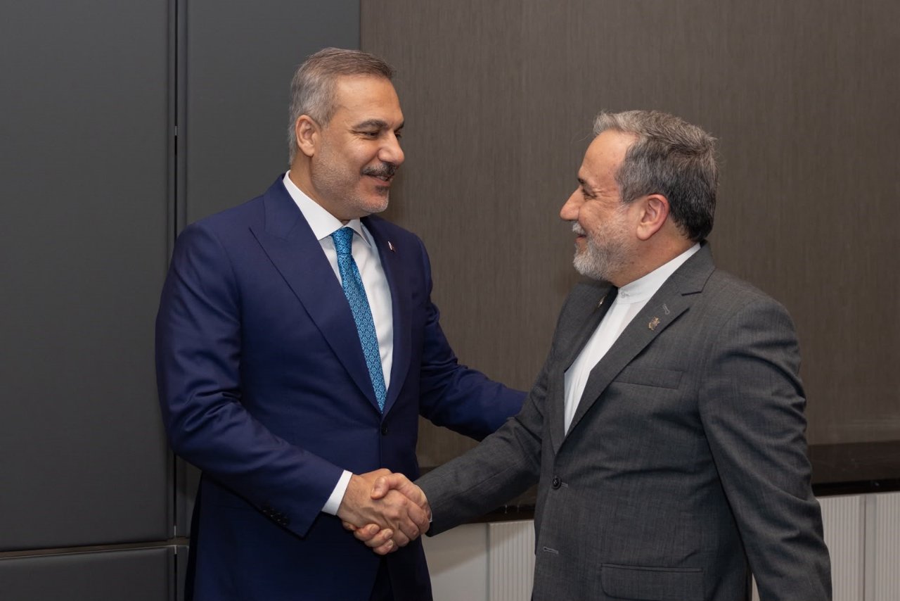 Hakan Fidan'dan Bağdat’ta kritik temaslar! İİT'de dönem başkanlığı Irak'a devredildi