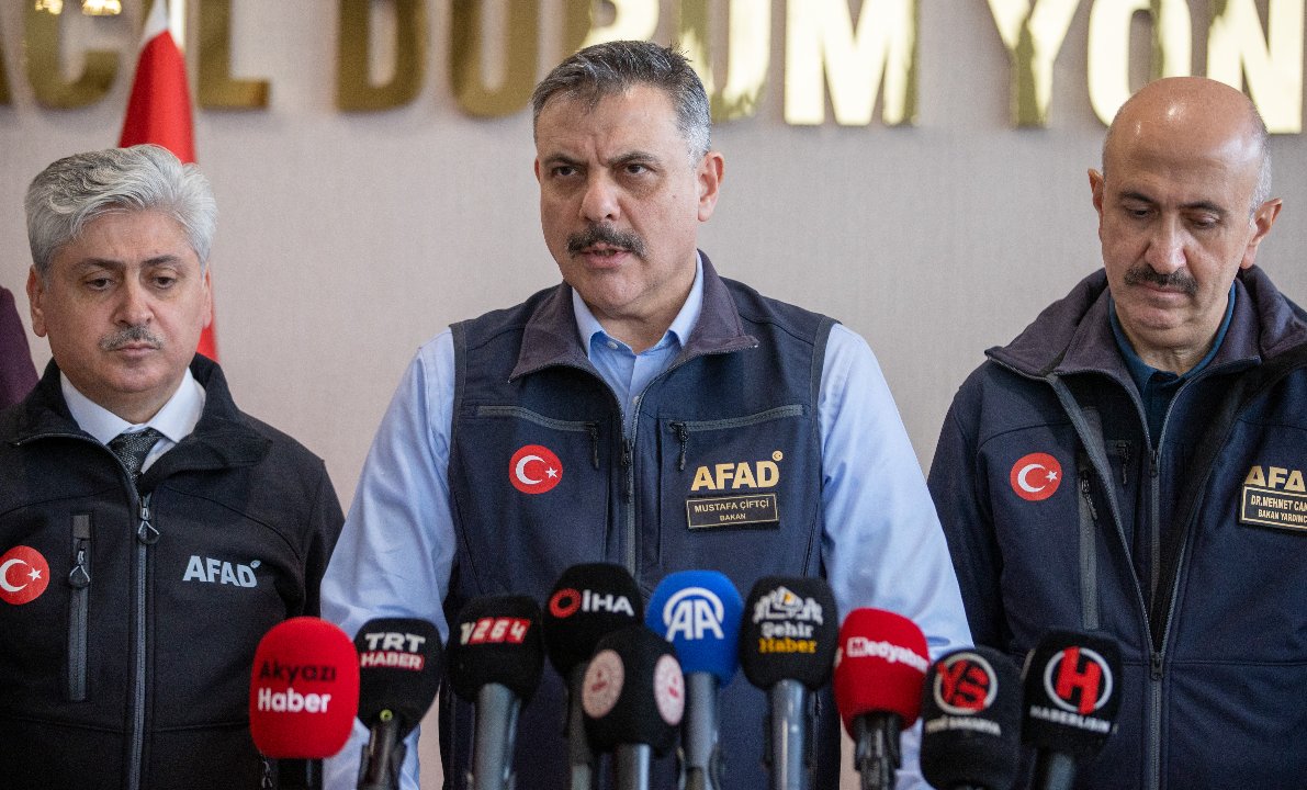 İçişleri Bakanı Çiftçi'den sağanak ve fırtına uyarısı