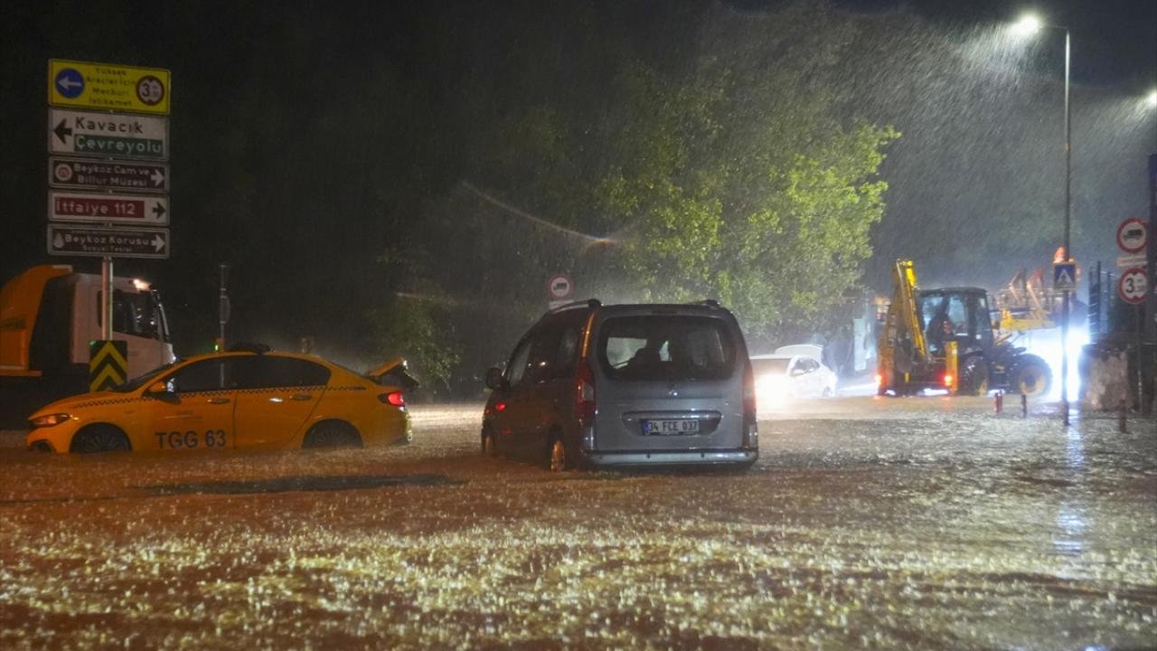İstanbul, Karadeniz'i geride bıraktı! Yıllık yağışın 3'te 1'i tek günde düştü