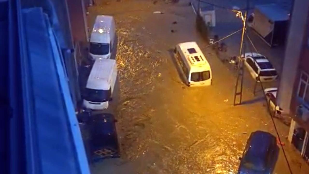 İstanbul, Karadeniz'i geride bıraktı! Yıllık yağışın 3'te 1'i tek günde düştü
