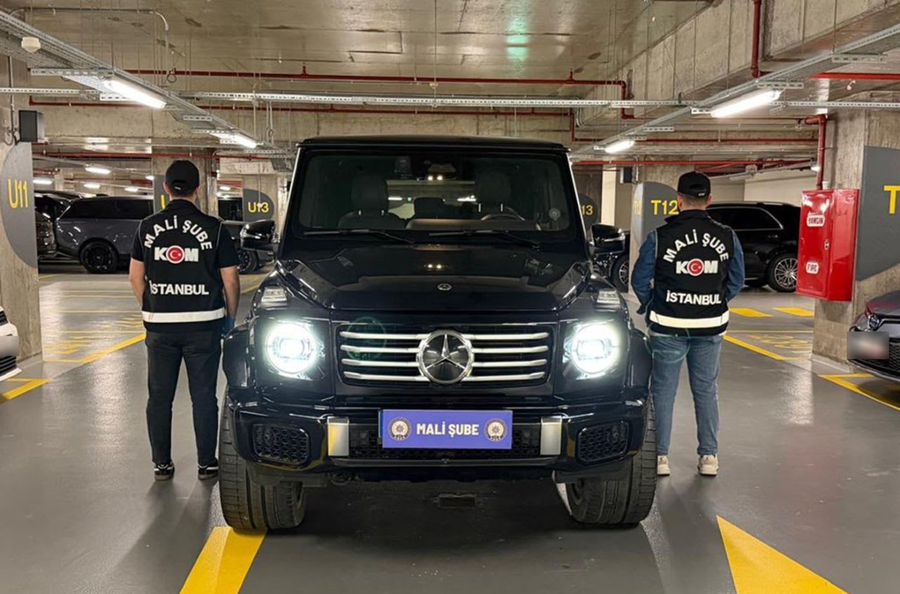 Lüks araçlara el konuldu! Türkiye'de yakalanan 'Balina James' hepsini eşi adına kaydettirmiş