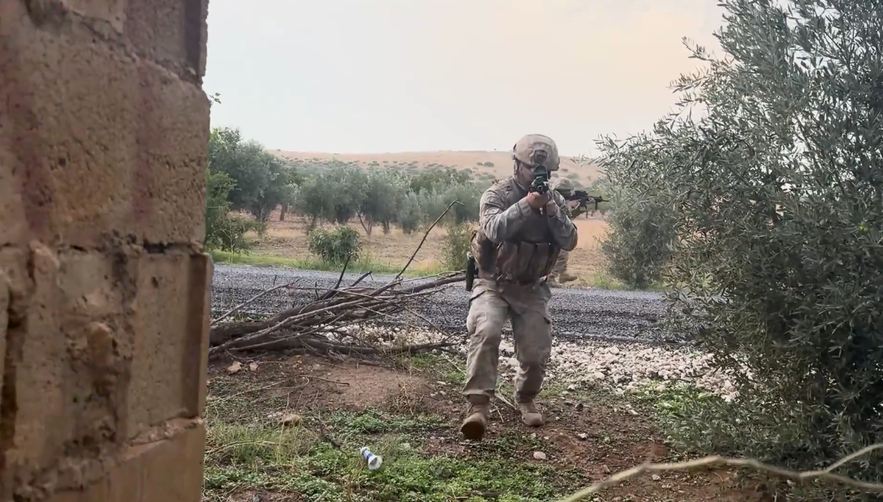 Şanlıurfada uyuşturucu tacirlerine darbe! Yakalanan 29 şüphelinin tamamı tutuklandı