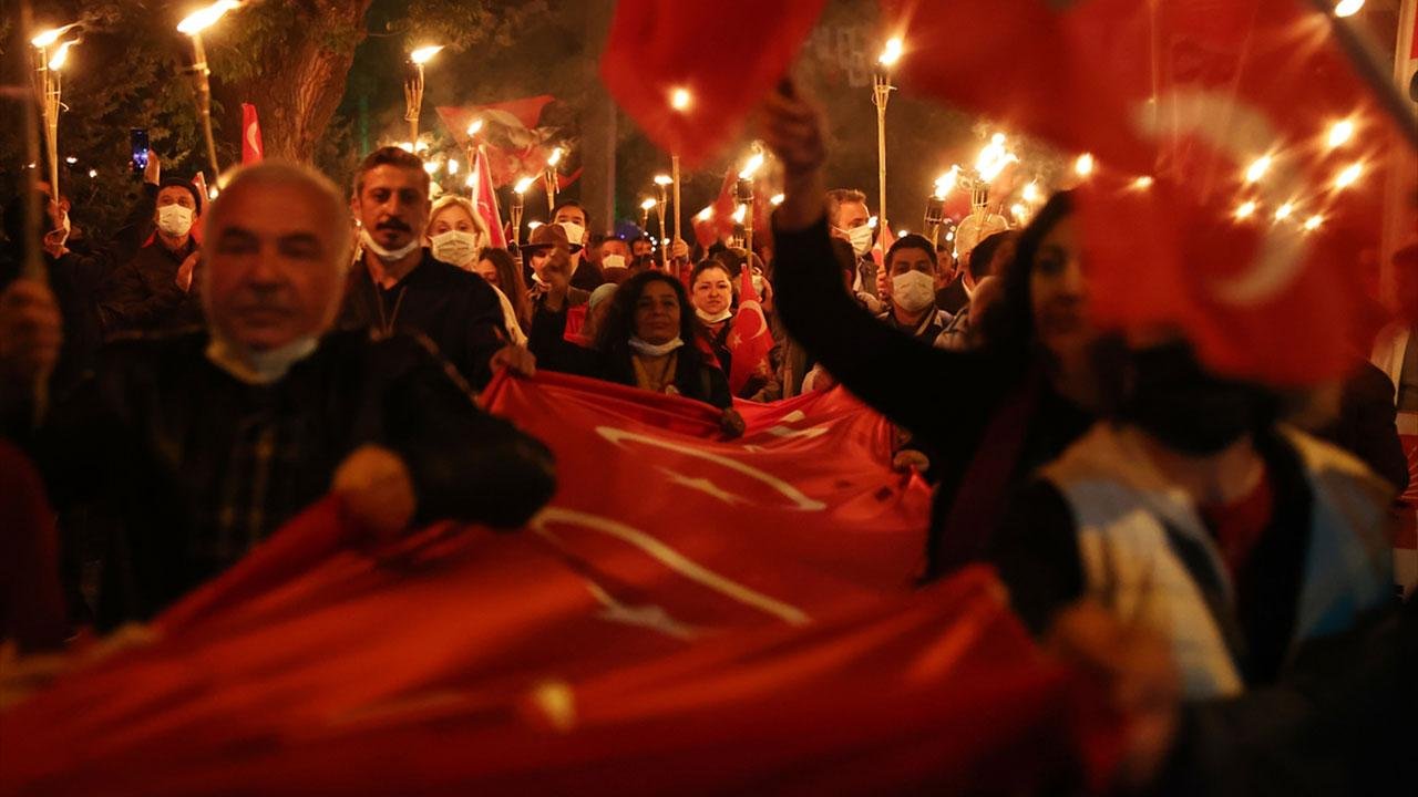 28 Ekim öğleden sonra tatil mi, 30 Ekim Cuma 29 Ekim'le birleşecek mi? Cumhuriyet Bayramı tatil takvimi