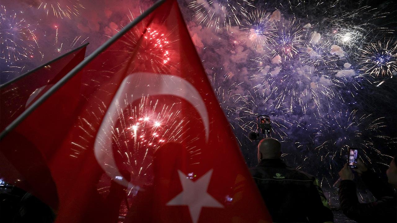 28 Ekim öğleden sonra tatil mi, 30 Ekim Cuma 29 Ekim'le birleşecek mi? Cumhuriyet Bayramı tatil takvimi