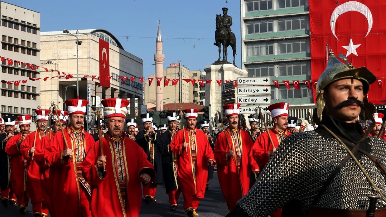 28 Ekim öğleden sonra tatil mi, 30 Ekim Cuma 29 Ekim'le birleşecek mi? Cumhuriyet Bayramı tatil takvimi