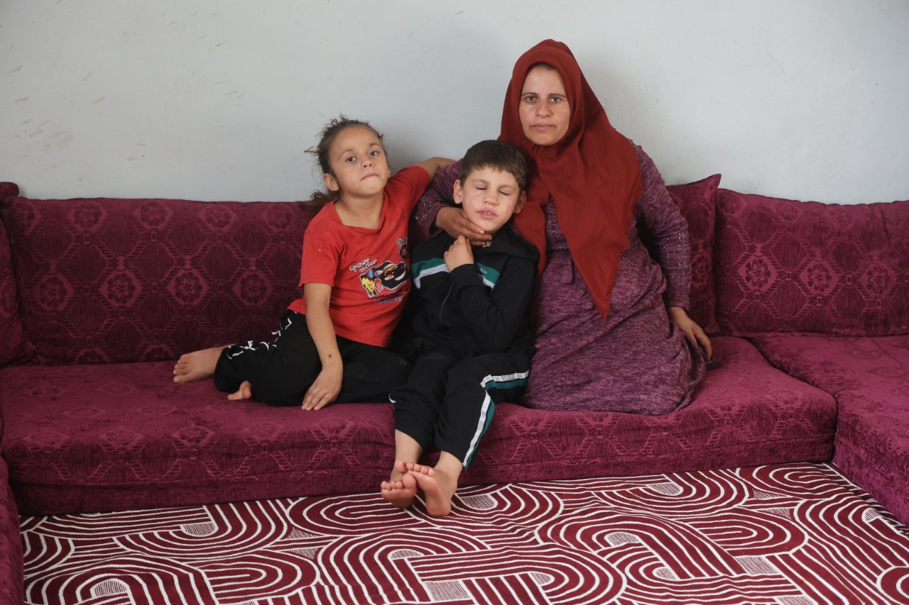 8 yıl dünyayı bulanık gördü, şimdi bir umudu var! Küçük Ömer ameliyat oldu: En çok annemi görmek istiyorum