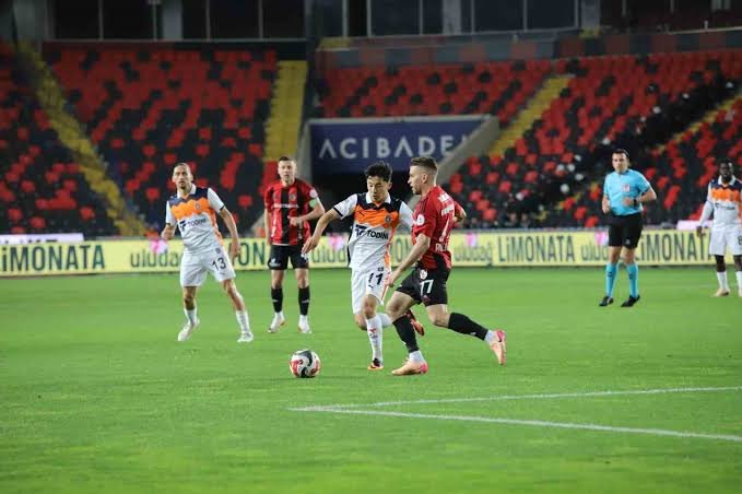 Başakşehir-Gaziantep FK maçı hangi kanalda, saat kaçta? Muhtemel 11 maç kadrosu