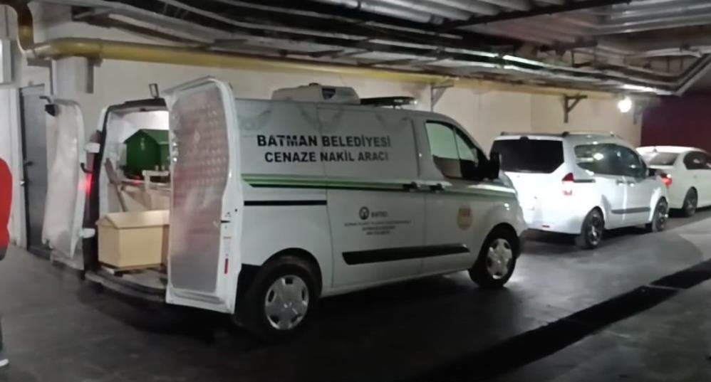 Batman'da kahreden olay! Halı çırpan genç kadın balkondan düşüp öldü