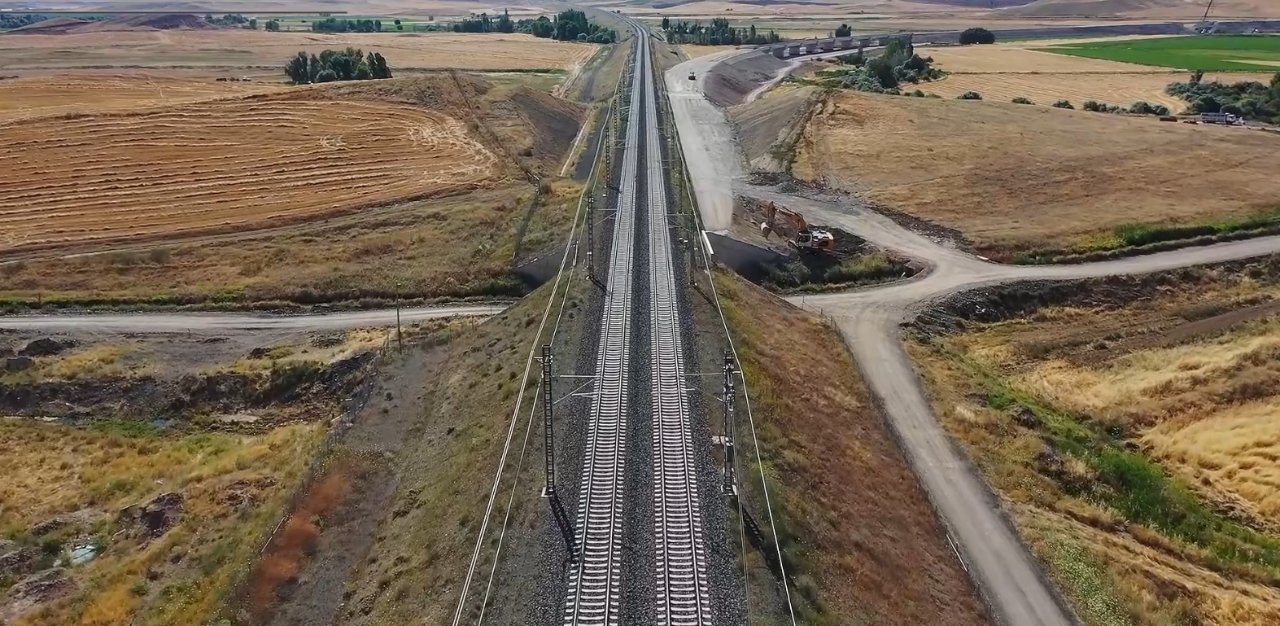 Hızlı tren hattının yarısı bitti: Ankara-Kayseri arası 1 saat 45 dakikaya düşecek