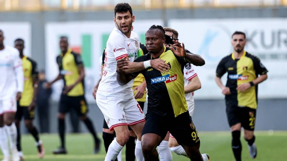 İstanbulspor-Antalyaspor maçı hangi kanalda, canlı yayın nerede izlenir, şifresiz mi? Muhtemel 11