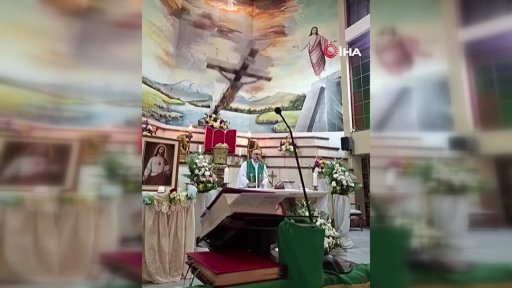 Korkunç olay canlı yayında! Ayin sırasında başına haç düşen rahip öldü
