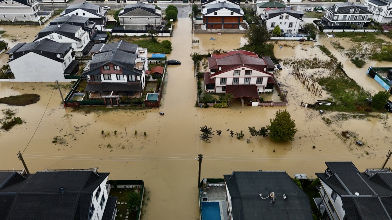 Meteoroloji tahmin haritasını paylaştı: İstanbul için yeni sağanak uyarısı yapıldı! Sıcaklık kısa sürecek
