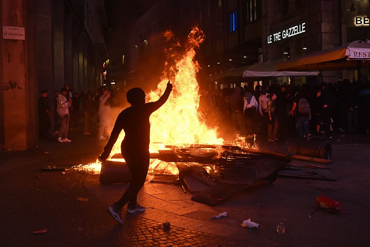 Milano’da protestolar kontrolden çıktı! Mağazalar yağmalandı, 160 kişi gözaltına alındı