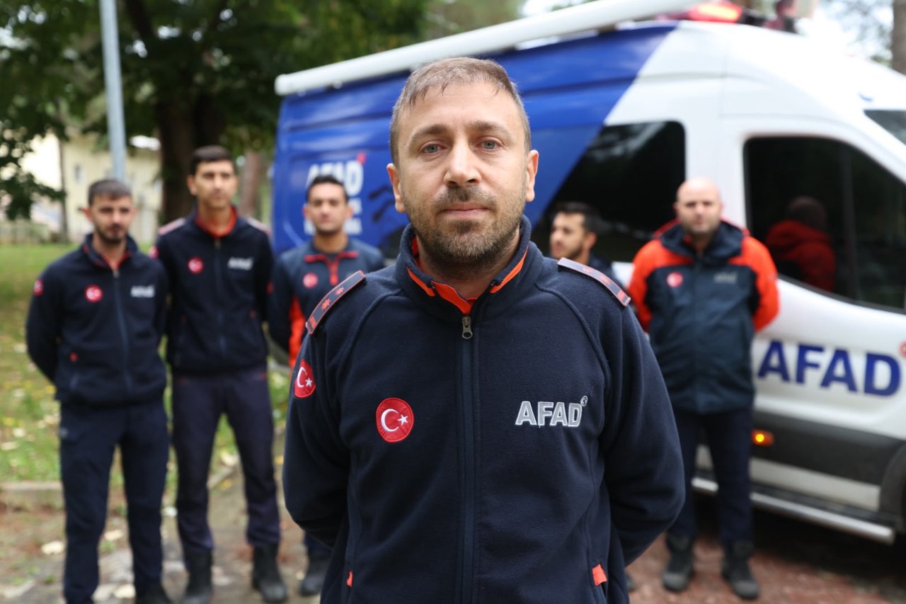 Minik Zeynep Sakaryadaki dere taşkınından böyle kurtarıldı! Bakan Çiftçi o anları paylaştı