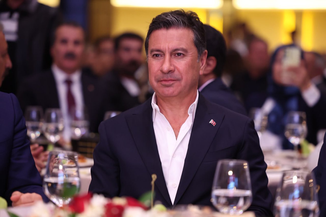 AK Parti'ye geçeceği iddia ediliyordu! Ahmet Aras'ın paylaştığı kare dikkat çekti