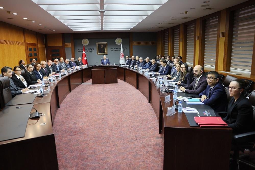Bakan Bolat’tan AB’ye otomotiv hamlesi! Türkiye için girişimler sürüyor