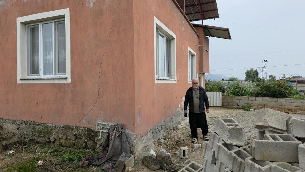 Depremin ardından ortaya çıktı, mahalleyi istila etti: Sebze yiyemez hale geldik