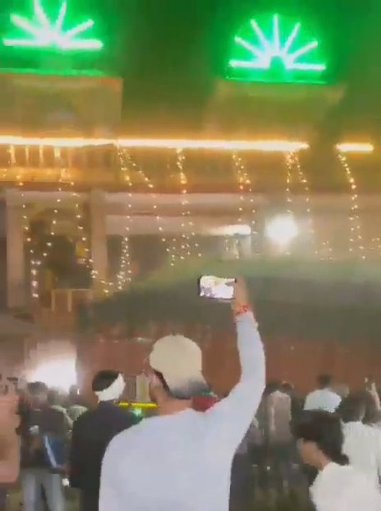 Hindistandaki dini festivalde can pazarı! İki günde 32 kişi hayatını kaybetti