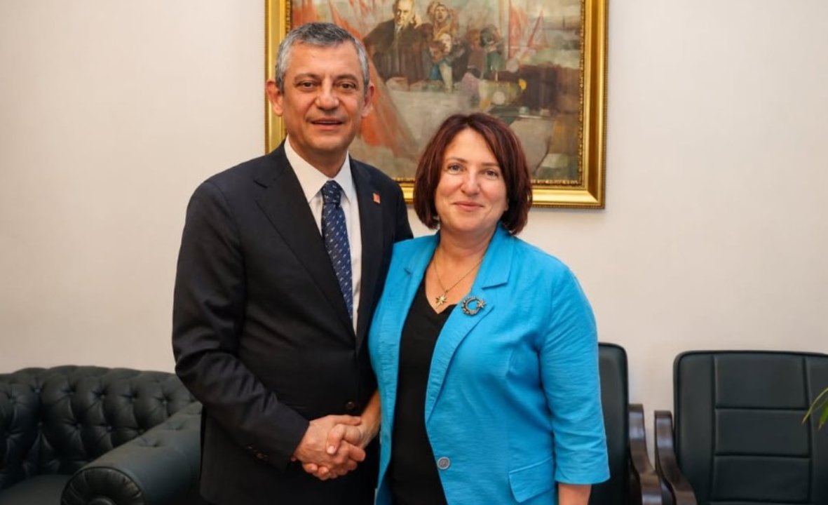 Karaburun Belediye Başkanı Yeni Parti'den istifa etti