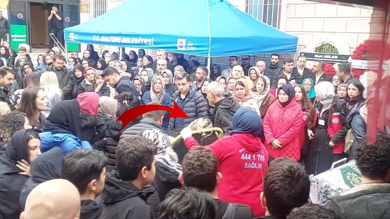 Yoğun bakımdan çıktı, sedyeyle kızının cenazesine geldi
