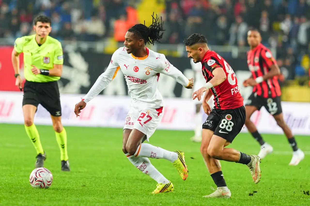 Rafael Leao sakatlandı mı, Lille ve Fenerbahçe maçında oynayacak mı? Galatasaraydan açıklama!