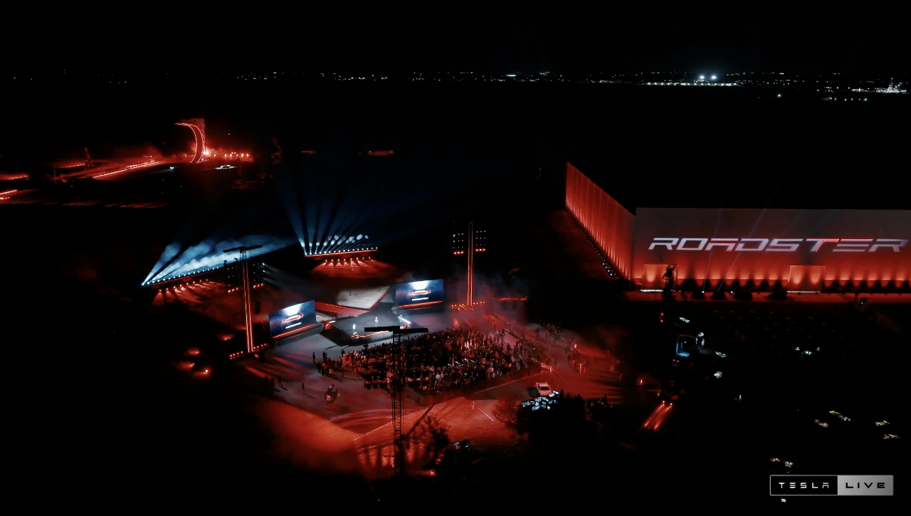 Uçan Tesla gerçek mi? Roadster fiyatı, çıkış tarihi ve özellikleri gündemde!