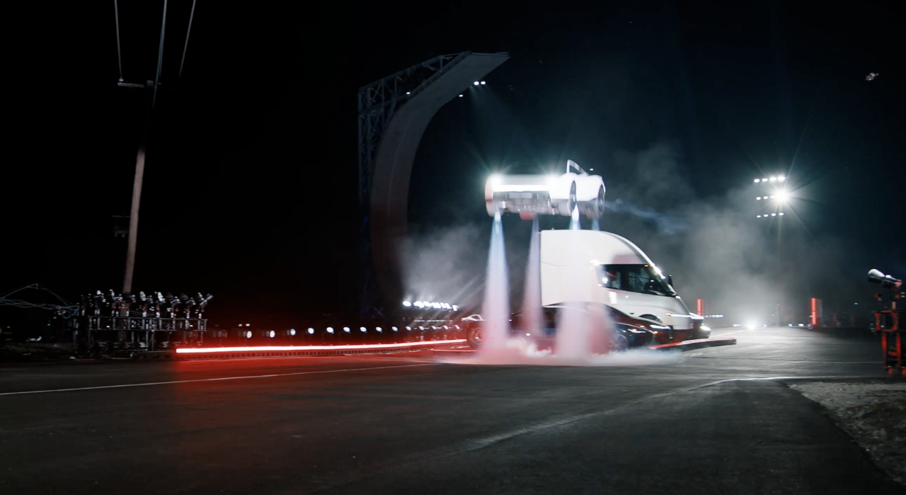 Uçan Tesla gerçek mi? Roadster fiyatı, çıkış tarihi ve özellikleri gündemde!