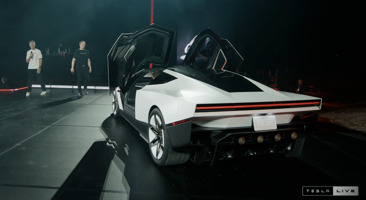 Uçan Tesla gerçek mi? Roadster fiyatı, çıkış tarihi ve özellikleri gündemde!