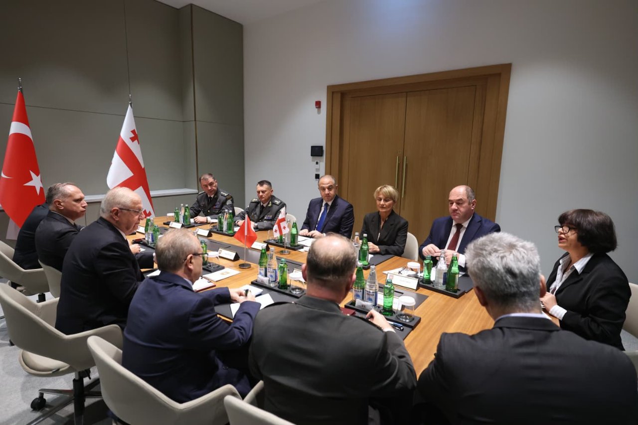 Bakan Yaşar Gülerden Şuşada kritik temaslar! Üçlü zirve düzenlendi
