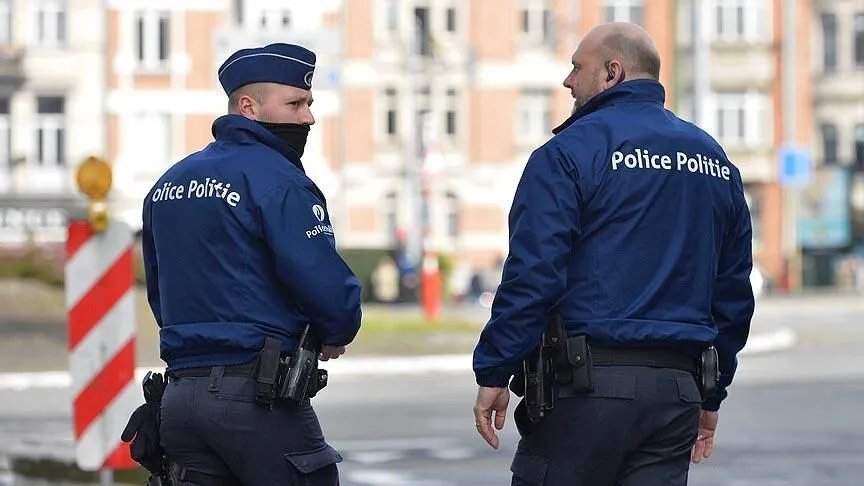 Belçikada okulda bomba ihbarı! Yetkililer alarma geçti, 1700 öğrenci tahliye edildi