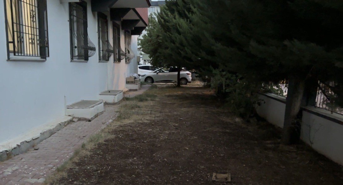 Evlerinin camından peş peşe atladılar! Anne öldü, baba ve 5 yaşındaki çocuk yaralı