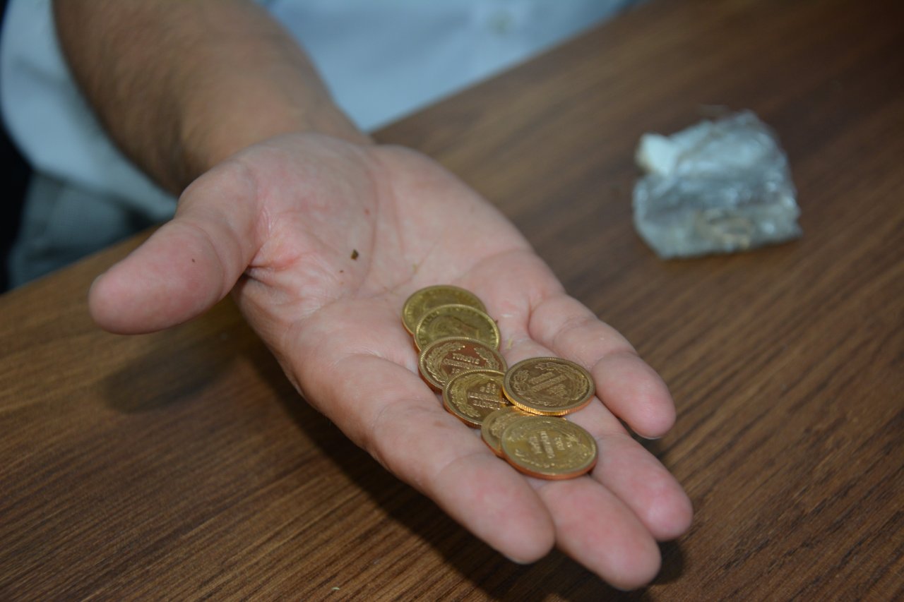 Hepsi poşetten çıktı! Kıbrıs Gazisi bir an bile düşünmeden zabıtaya koştu