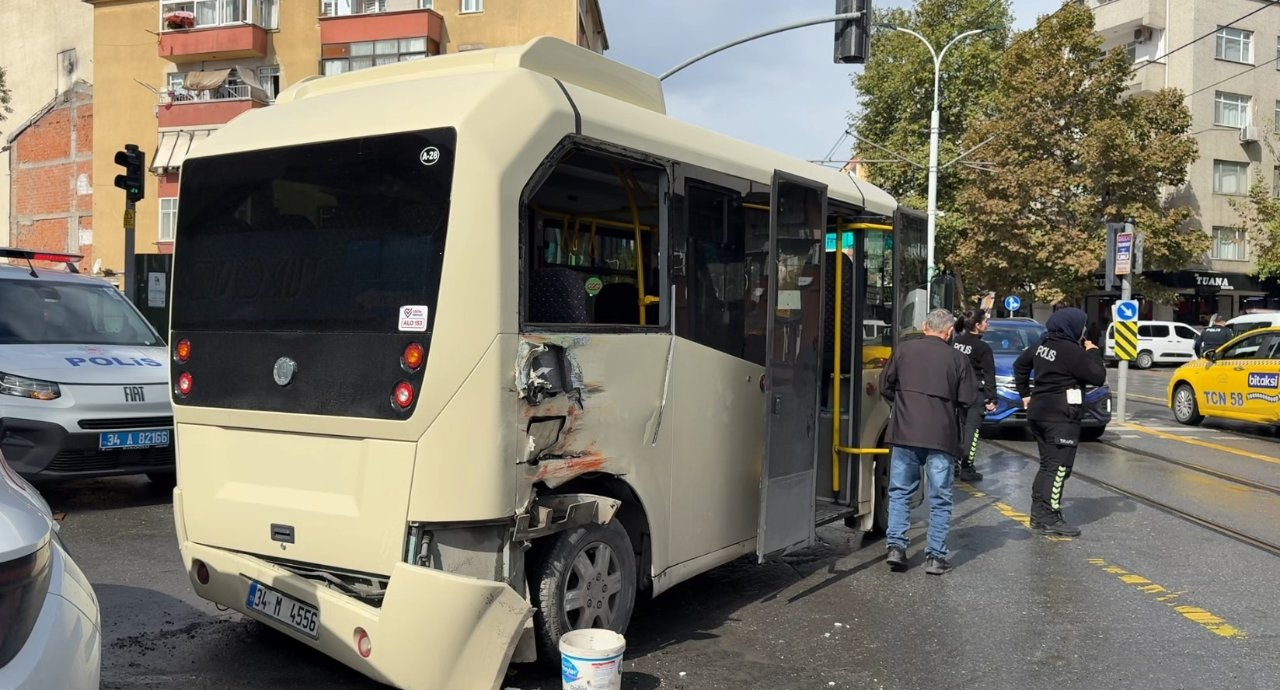 İstanbul'da tramvay, minibüse çarptı! Yaralılar var