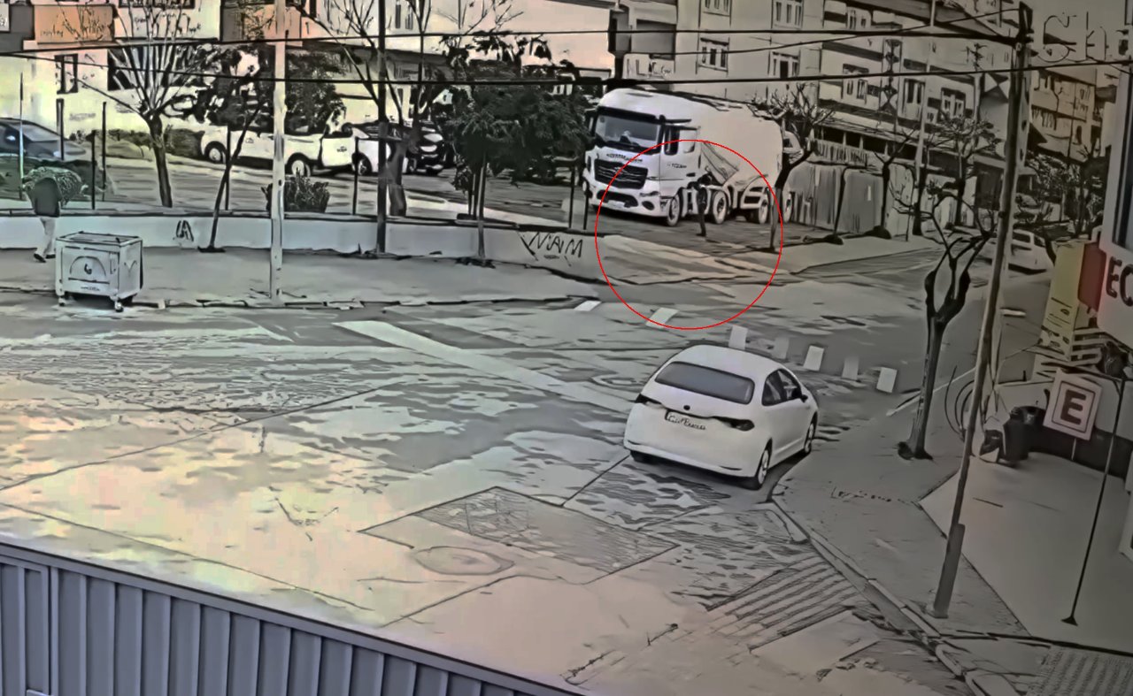 Kardeşini öldürmek için tırın altında 2 saat 27 dakika bekledi