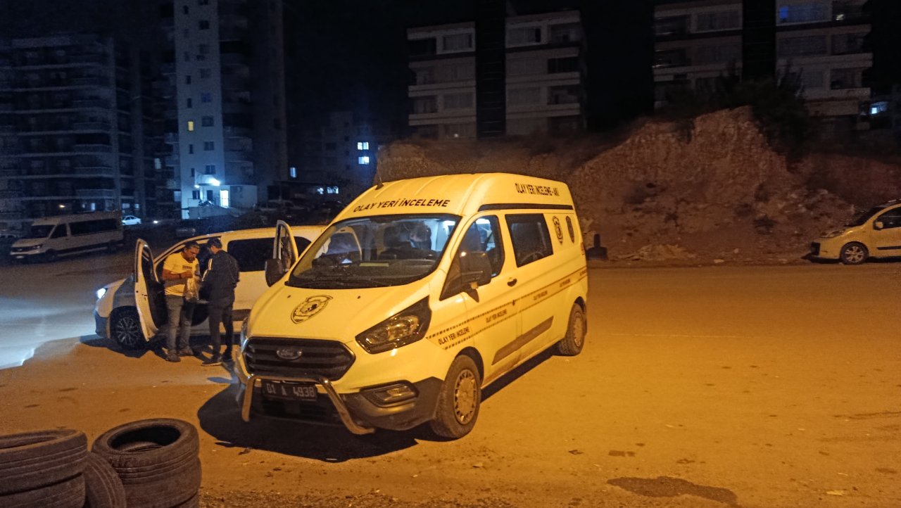 Sevgilisinin eski eşi eve gelince panikleyip 3üncü kattan düşerek hayatını kaybetti