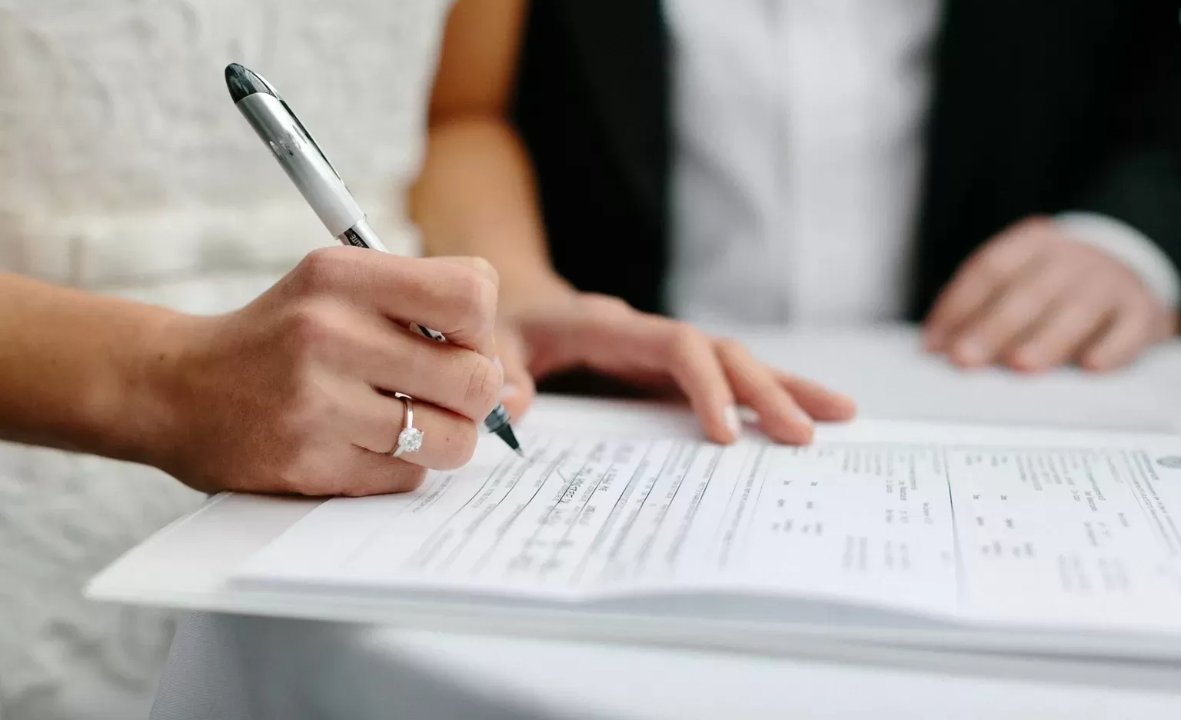 Türklerden farklı yabancılardan farklı nikah ücreti alan belediyeye para cezası!