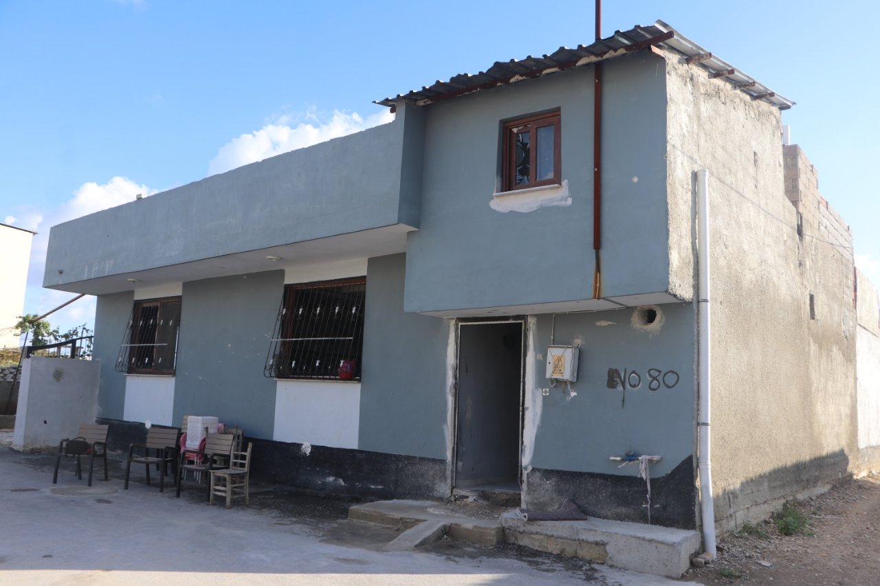 Adana’da evine patlayıcı atılan aile diken üstünde: 3 kez saldırdılar, korkudan damda yatıyoruz
