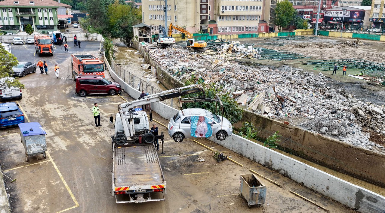 İstanbul’da sel riski taşıyan 10 ilçe! Son afet yapay zeka risk haritasıyla eşleşti: Ciddi taşkınlarla karşılaşabiliriz