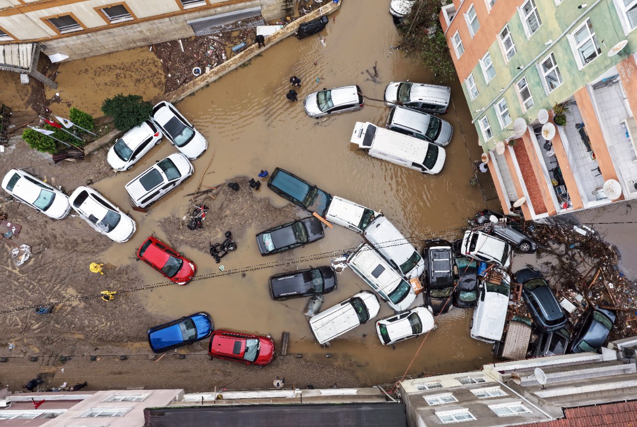 İstanbul’da sel riski taşıyan 10 ilçe! Son afet yapay zeka risk haritasıyla eşleşti: Ciddi taşkınlarla karşılaşabiliriz