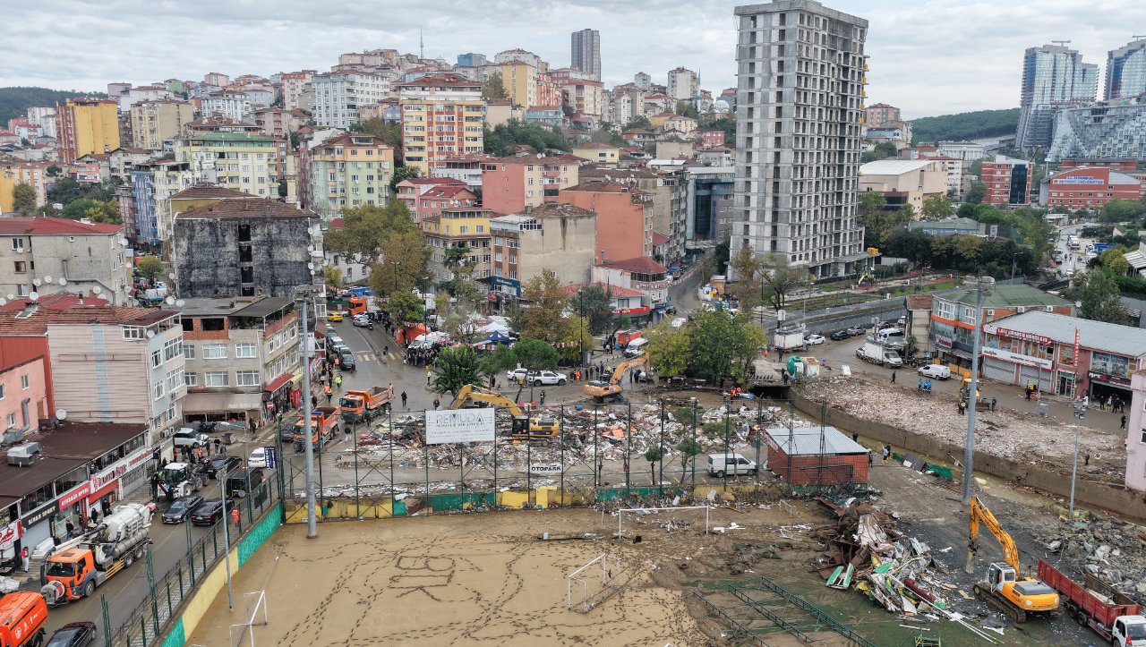 İstanbul’da sel riski taşıyan 10 ilçe! Son afet yapay zeka risk haritasıyla eşleşti: Ciddi taşkınlarla karşılaşabiliriz