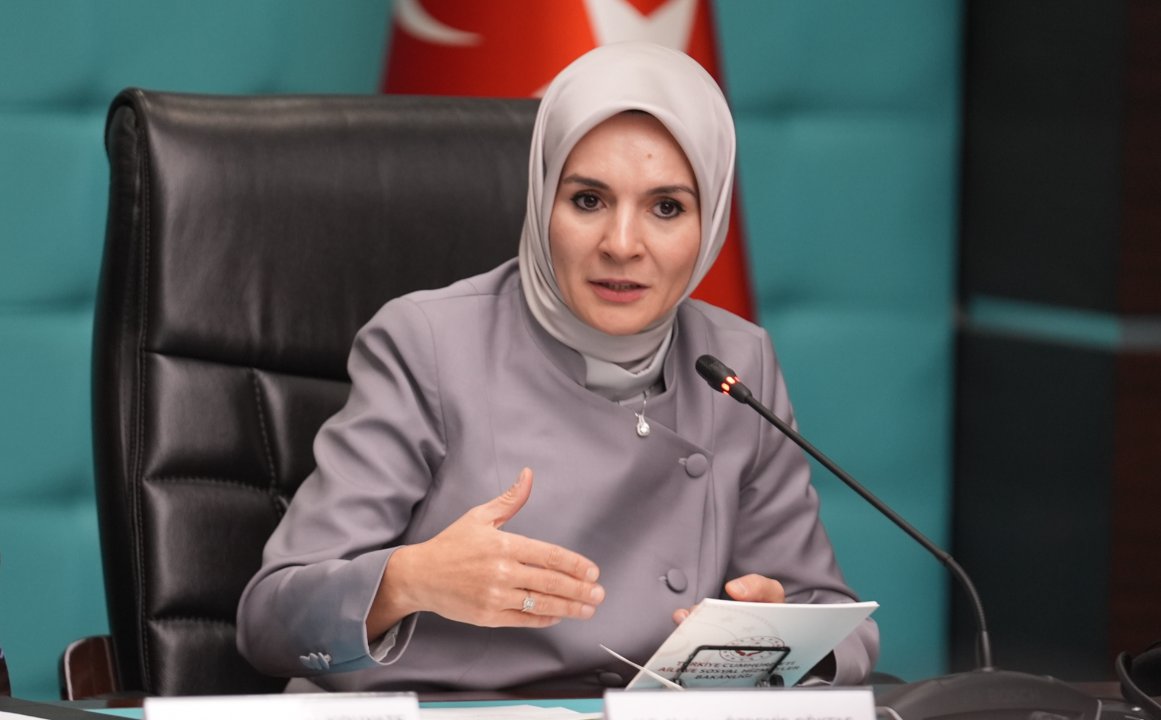 Kadınlar için yapay zeka ve dijital güçlenme eğitimleri 7 pilot ilde başlıyor