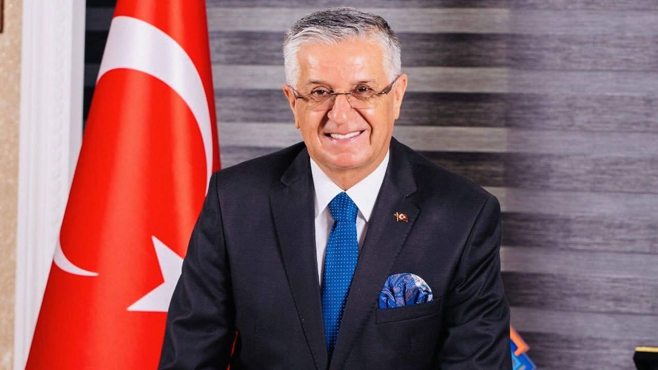 Kemer Belediye Başkanı CHP'den istifa etti!