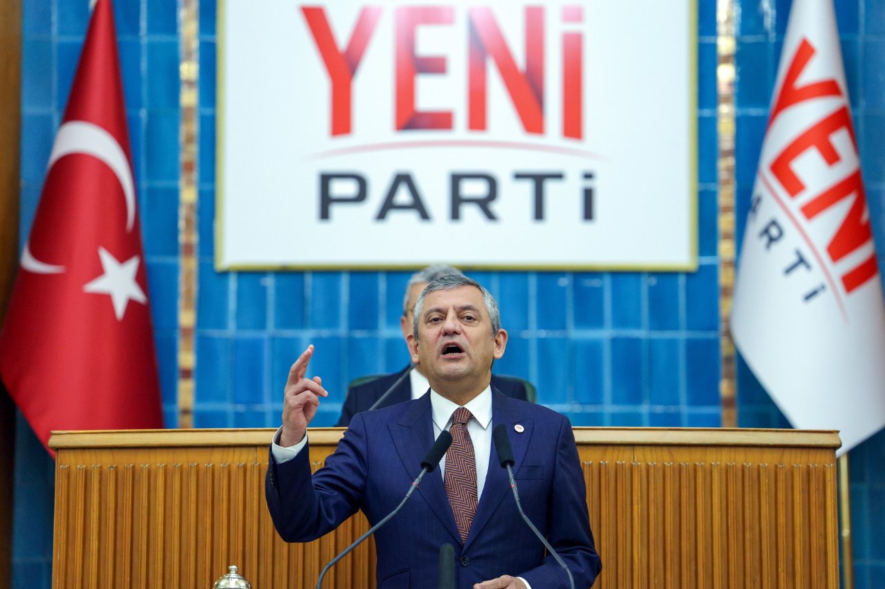 "Kendi belediyenden haberin yok!" ... Murat Kurum’dan Özgür Özel’e 'Ayazağa' cevabı