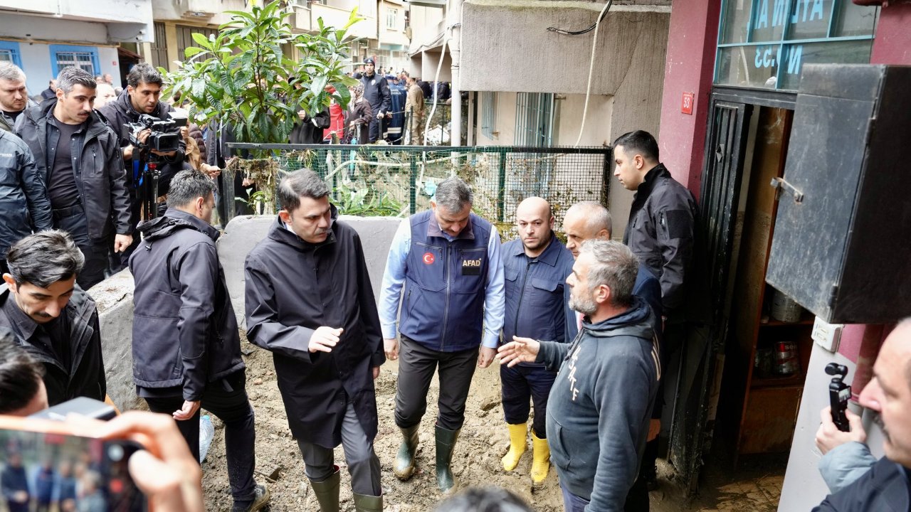 "Kendi belediyenden haberin yok!" ... Murat Kurum’dan Özgür Özel’e 'Ayazağa' cevabı