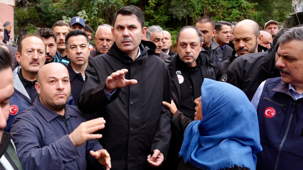 "Kendi belediyenden haberin yok!" ... Murat Kurum’dan Özgür Özel’e 'Ayazağa' cevabı