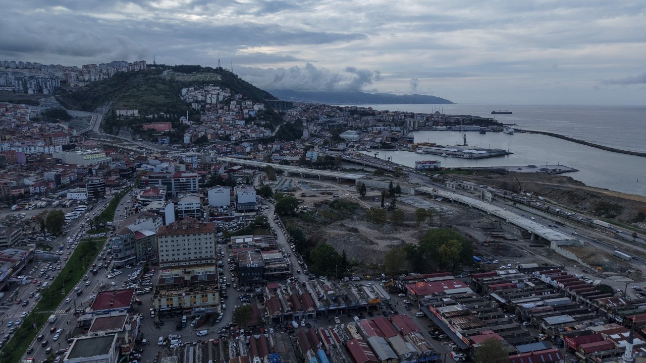 Kentte trafiği rahatlatacak proje! 585 metre uzunluğunda, on binlerce kazık çakıldı