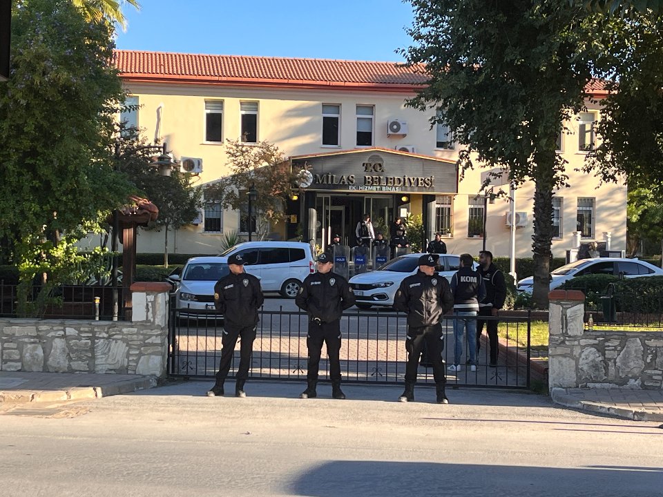 Milas Belediyesi'nde 2,5 milyarlık sahte ihale skandalı! Başkan ve oğlu dahil 29 gözaltı