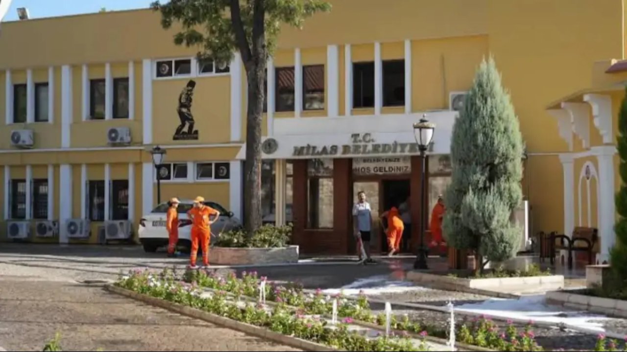 Muğla'da Milas Belediyesi'ne polis baskını! Binada arama başlatıldı
