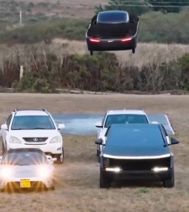 Musk sahneye çıkardı, rekabet kızıştı! Teslanın üzerinden uçurdular: 11 yıldır buradayız